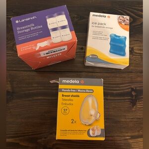 Medela Ice Pack and Breast Shields Set